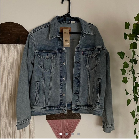 Levi’s Denim Jacket - Picture 1 of 4